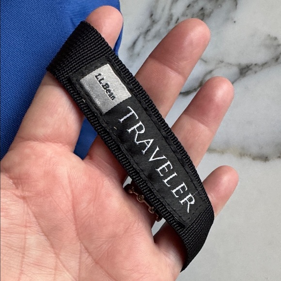 L.L. Bean Traveler Blue Toiletries Travel Case w/ Insert - Picture 4 of 14